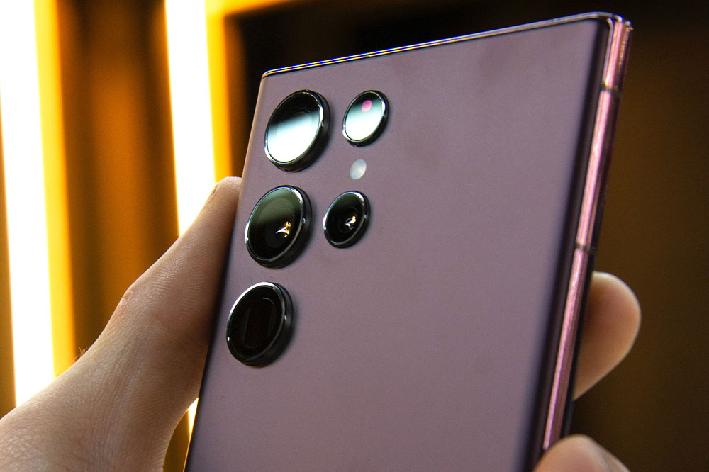 Get the new Samsung Galaxy S22 with AT&T offers