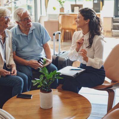 5 smart ways to find senior hotel deals in Dollywood