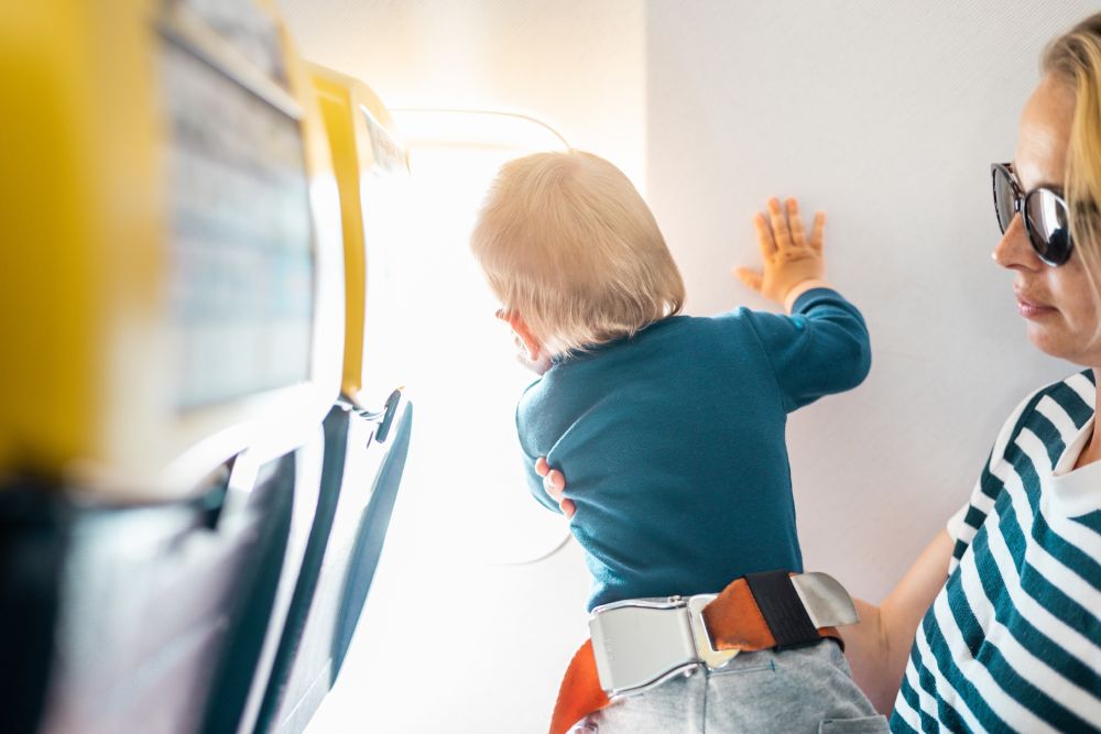 5 tips to make a toddler’s first flight comfortable